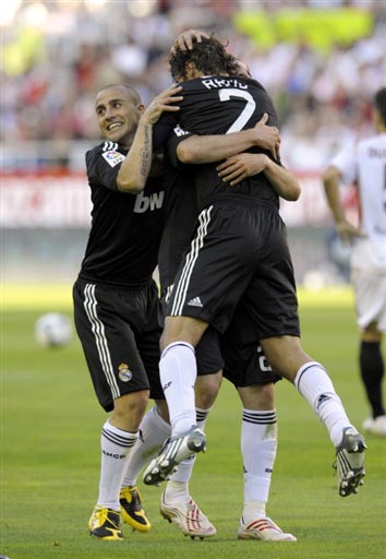 西甲战报：姆巴佩、罗德里戈建功，皇马2-1险胜阿拉维斯（西甲：姆巴佩、罗德里戈先后破门，皇马2-1力克阿拉维斯）