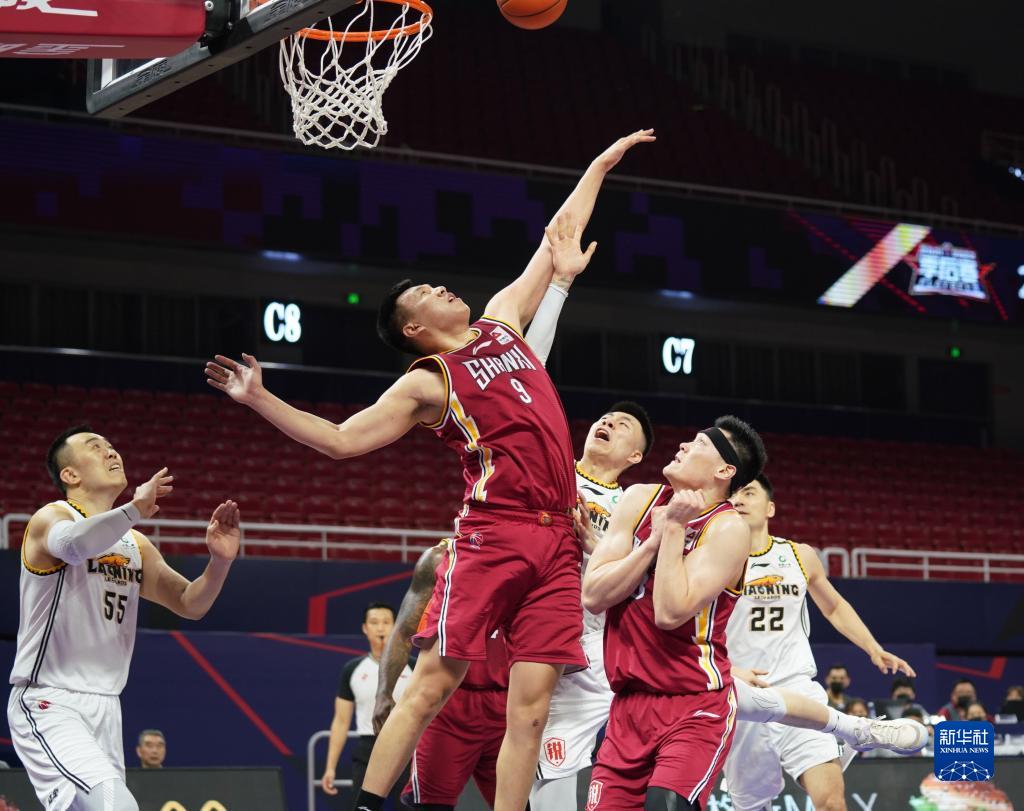 相当炸裂！44岁的小罗就要当爷爷了！（44岁的小罗即将升级当爷爷！）