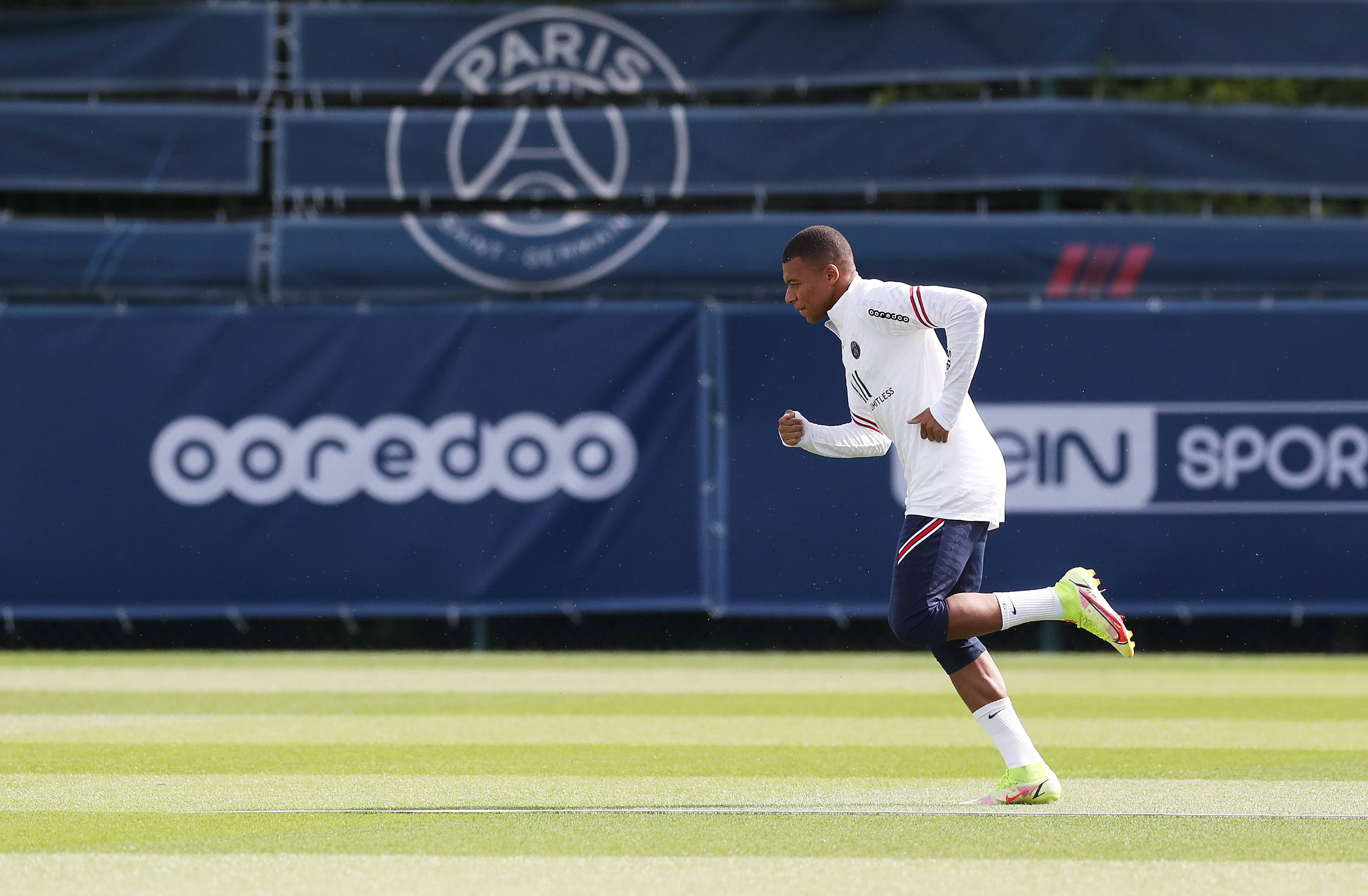 篮球NBA裁判再陷争议，两队抗议判罚（NBA裁判再惹争议，两队齐声抗议判罚）