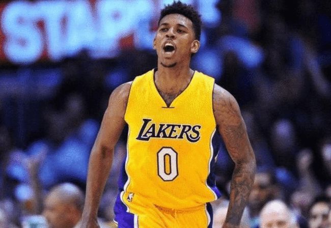 荷兰队官方：小克鲁伊维特因伤离开国家队（荷兰队官宣：小克鲁伊维特因伤退出国家队）