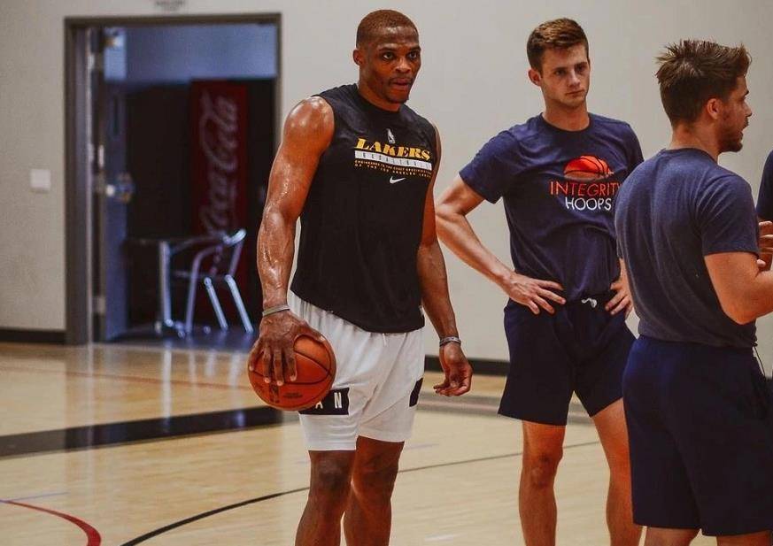 奥斯卡离队、武磊伤缺仍夺冠，海港是目前国内最好的球队吗？（奥斯卡离开、武磊伤停仍封王，海港已是国内最强队吗？）